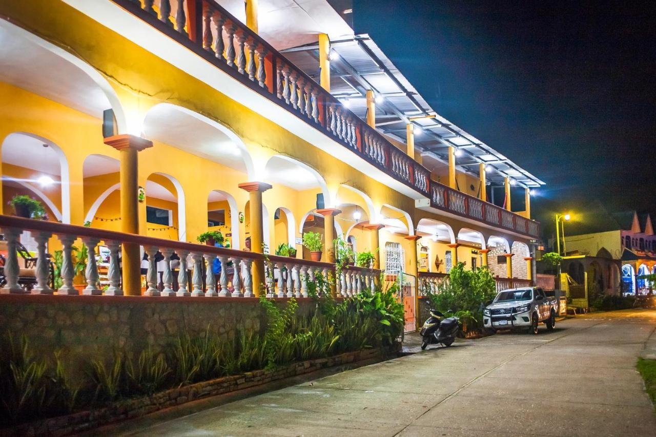 Hotel San Miguel ฟลอเรส ภายนอก รูปภาพ
